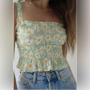 Elodie Green Daisy Print Smocked Crop Top Size L NWOT Ruffle Floral Blouse